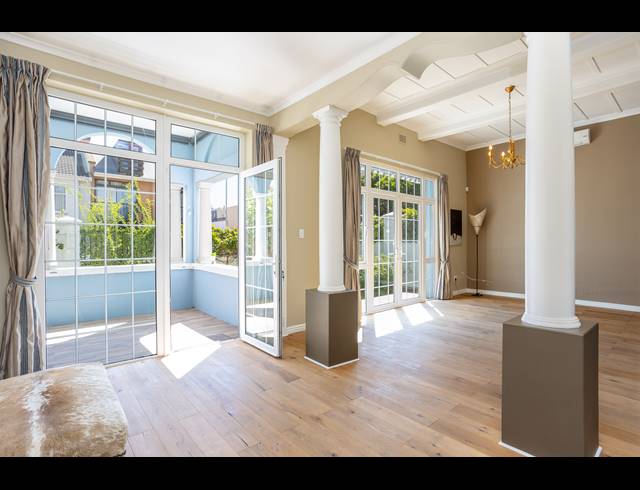 3 BEDROOM HOUSE RENTED IN SEA POINT